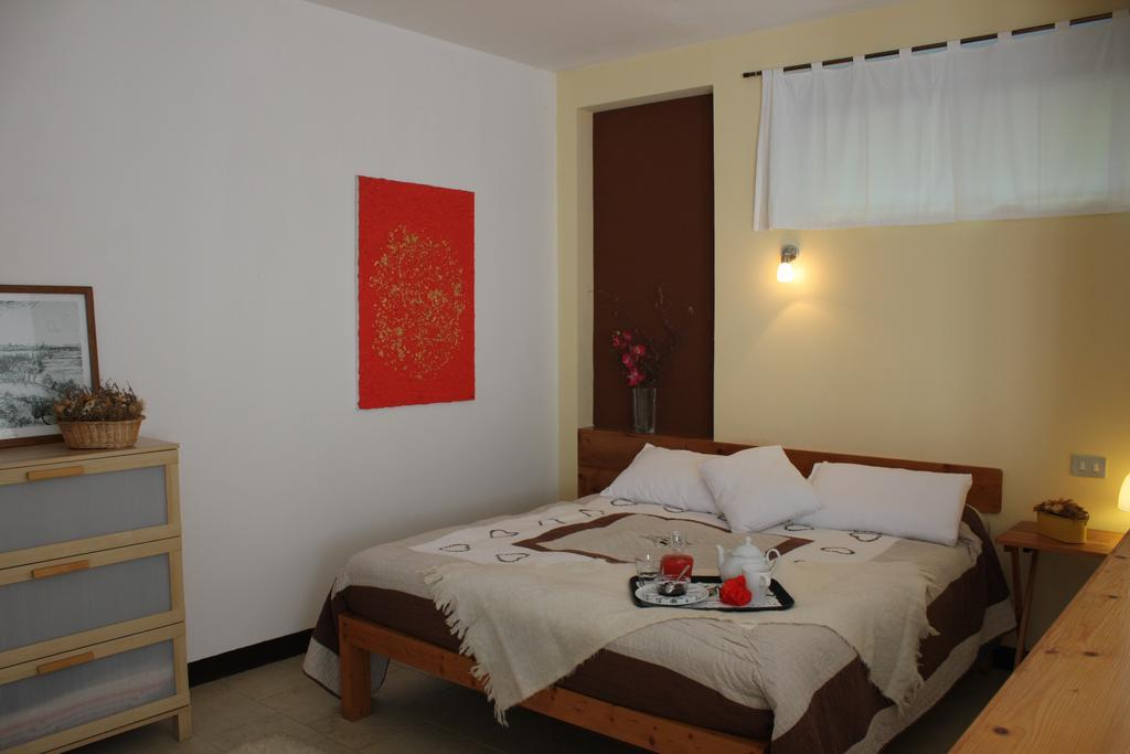 Bed and Breakfast Fattoria Del Pino Орта-Сан-Джулио Номер фото