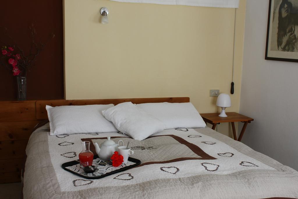 Bed and Breakfast Fattoria Del Pino Орта-Сан-Джулио Номер фото